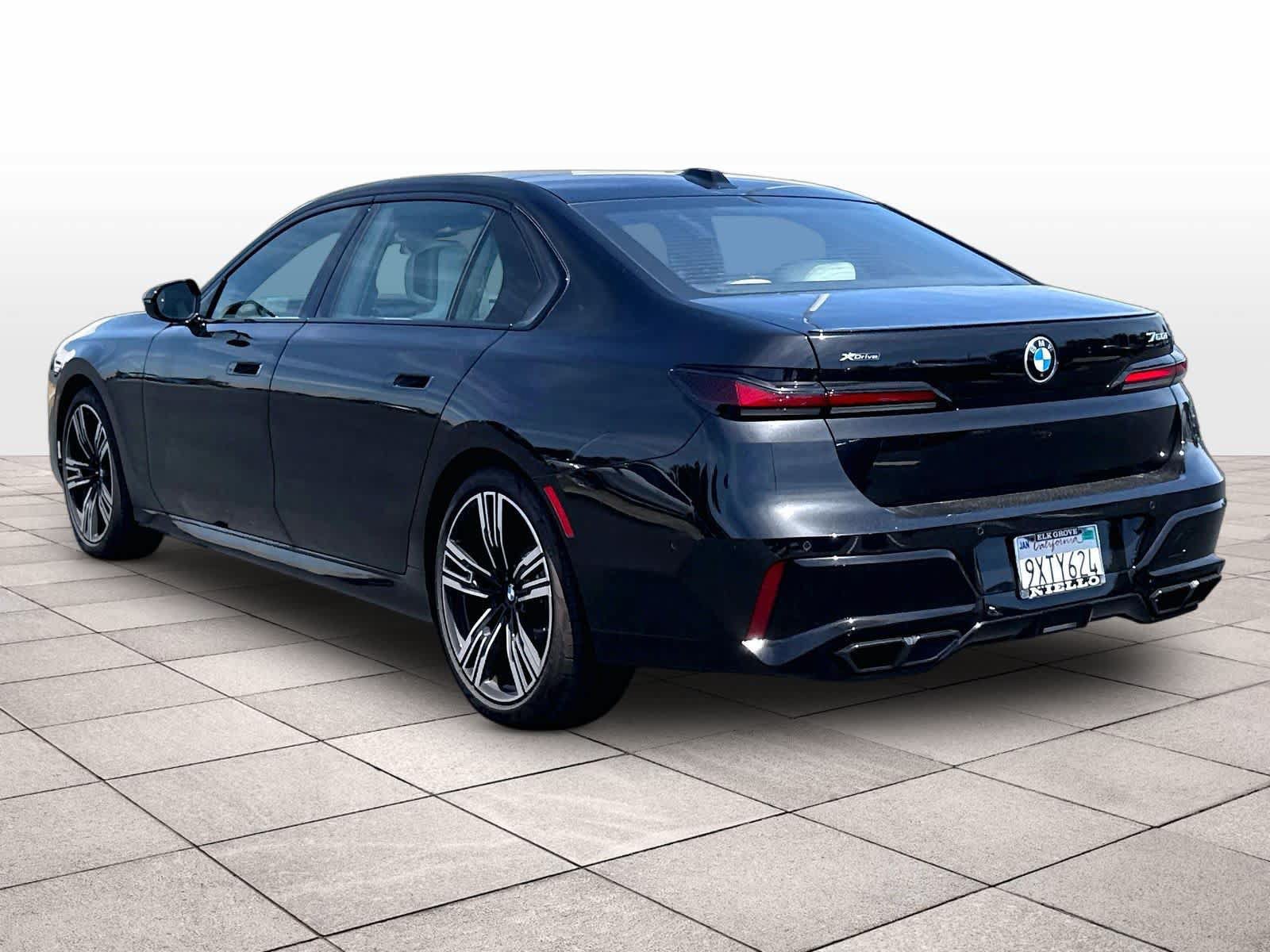 Used 2025 BMW 760i xDrive AWD/4WD image 7