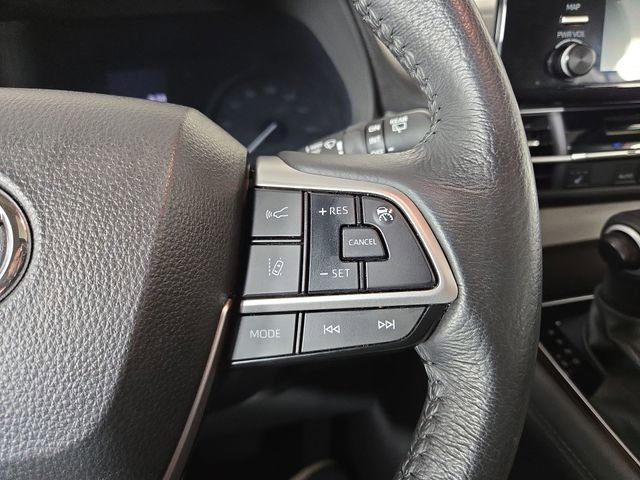 Used 2024 Toyota Sienna XLE image 25