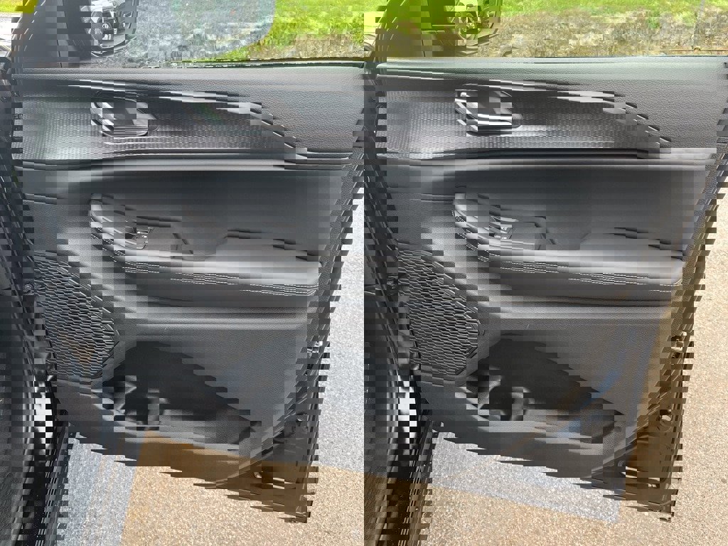 New 2025 Jeep Grand Cherokee Laredo X image 9