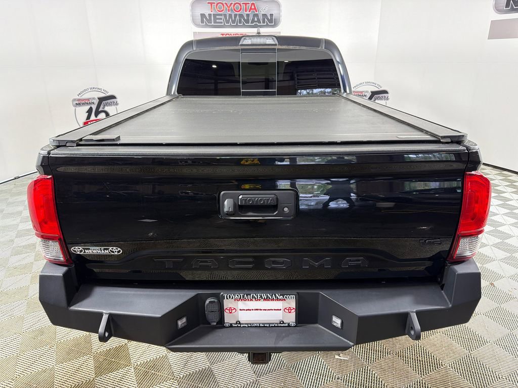 Used 2019 Toyota Tacoma TRD Off-Road image 5