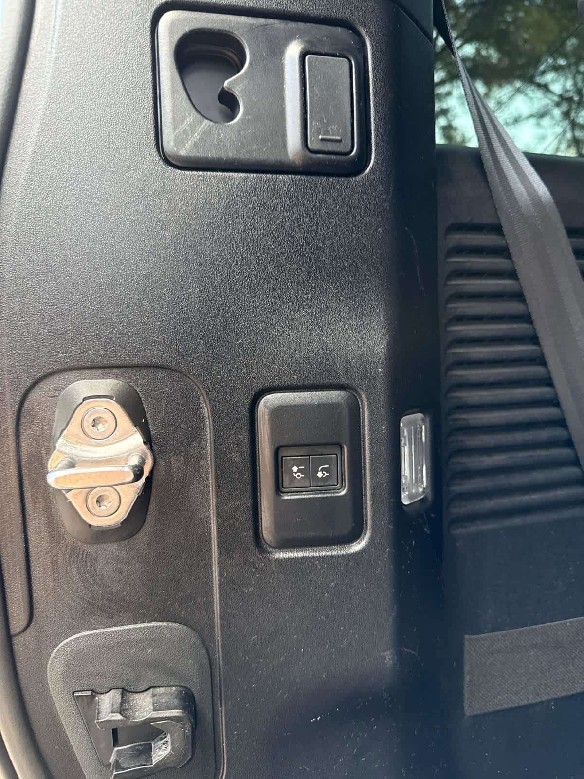 Used 2024 Land Rover Defender 130 X AWD/4WD image 15