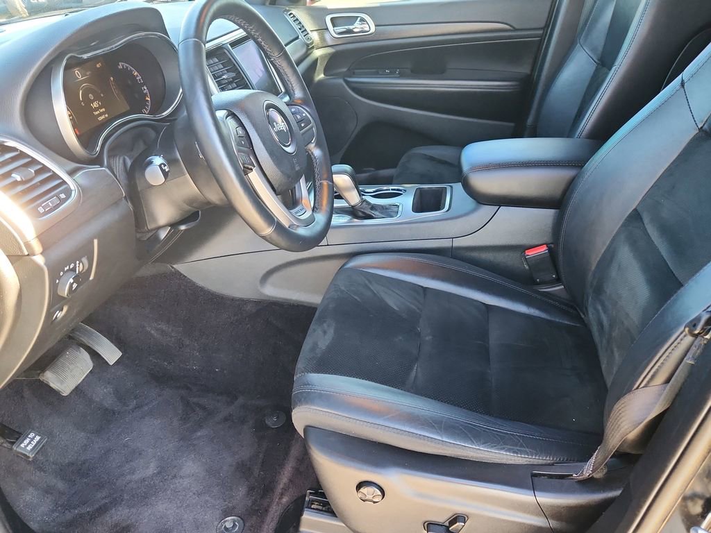 Used 2017 Jeep Grand Cherokee Altitude image 7