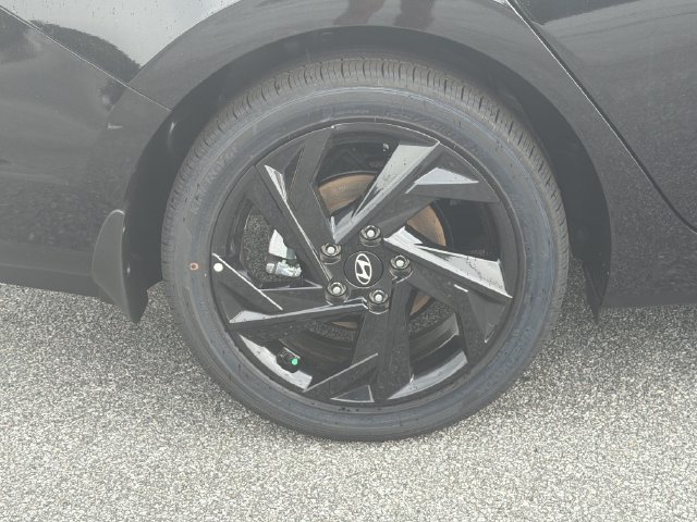 New 2026 Hyundai Elantra SEL Sport Premium FWD image 19