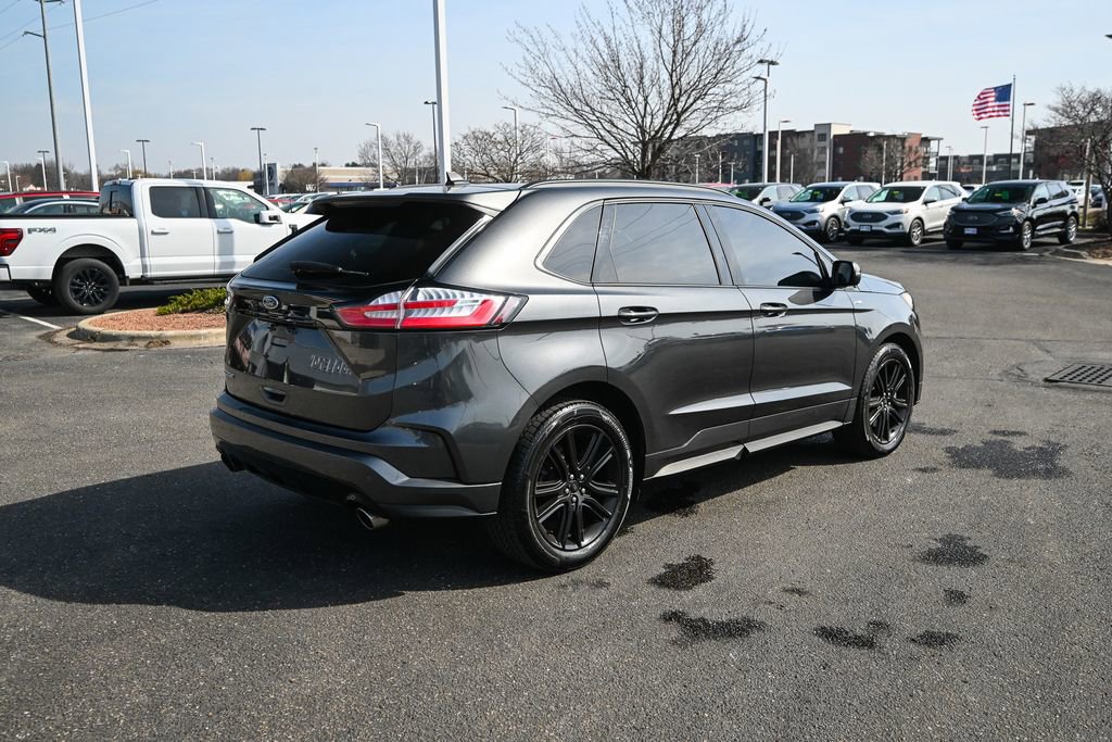 Used 2020 Ford Edge ST-Line w/ Cold Weather Package image 5