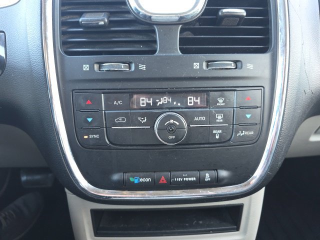 Used 2015 Chrysler Town & Country Touring FWD image 15