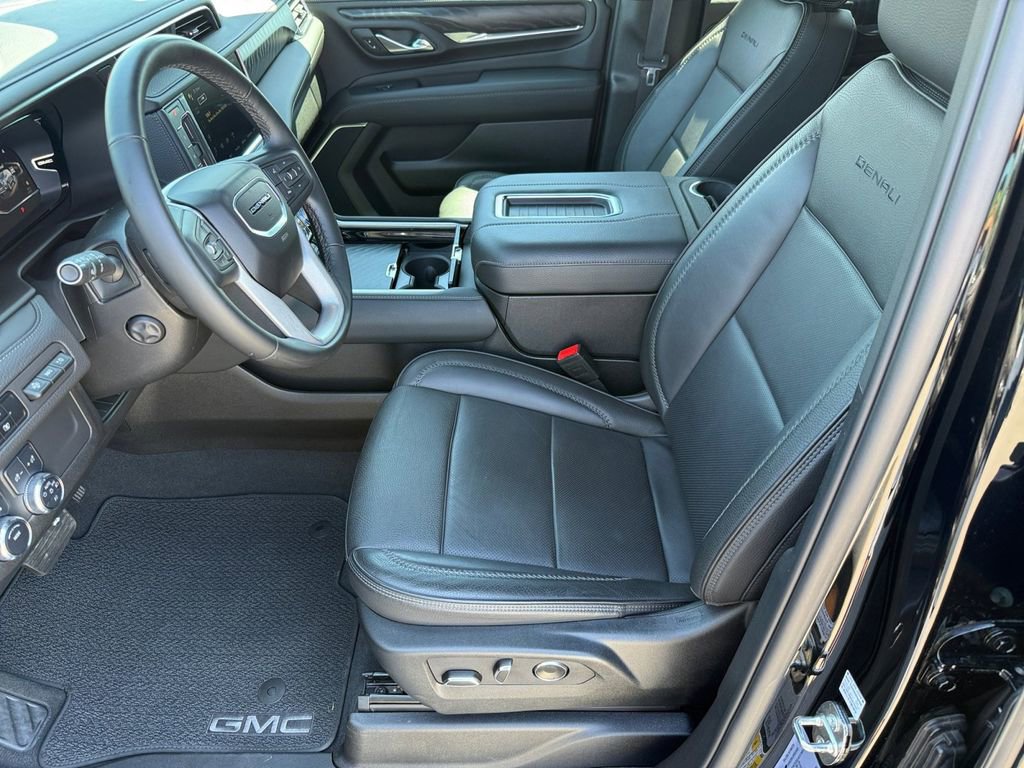 Used 2024 GMC Yukon Denali AWD/4WD image 10
