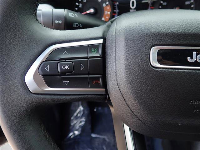 Used 2024 Jeep Compass Latitude AWD/4WD image 13