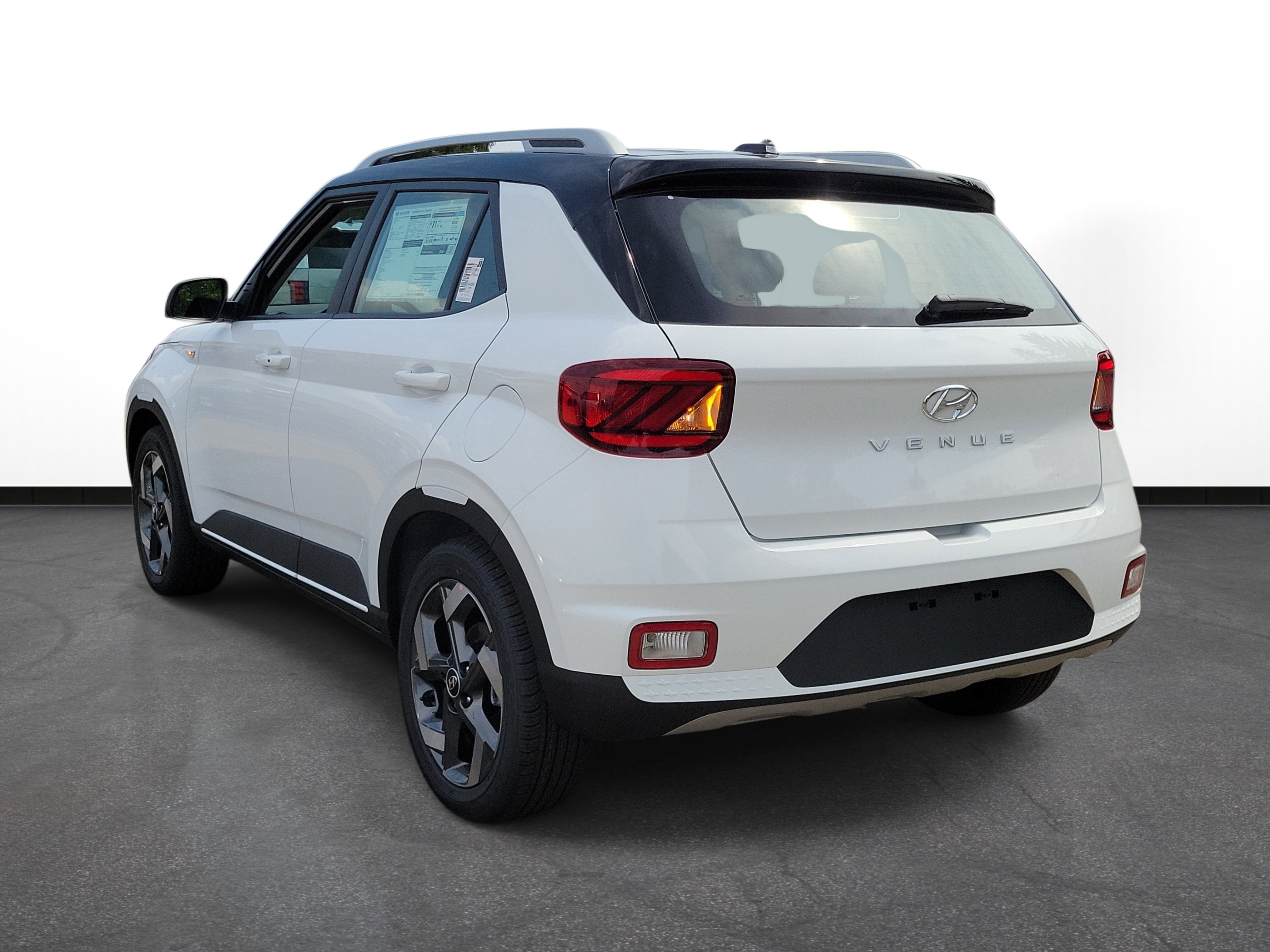New 2026 Hyundai Venue SEL FWD image 3