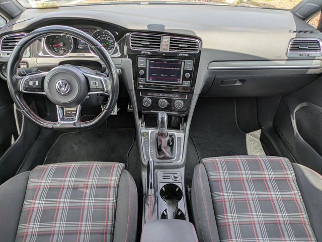 Used 2018 Volkswagen Golf 4-Door FWD image 11