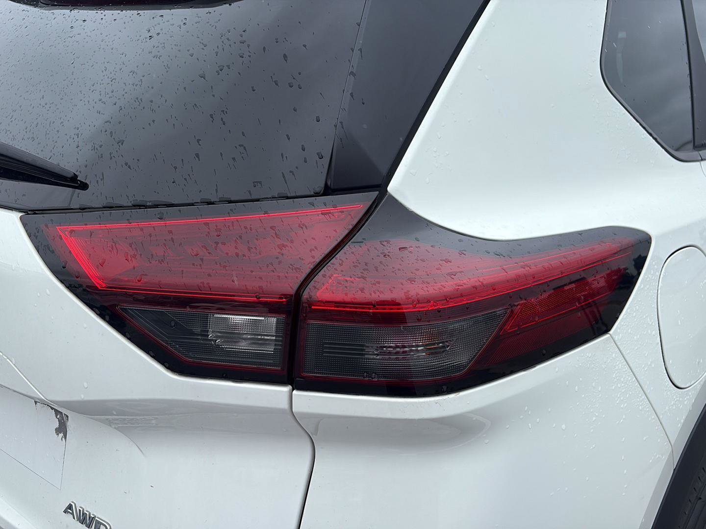Used 2023 Nissan Rogue S AWD/4WD image 6
