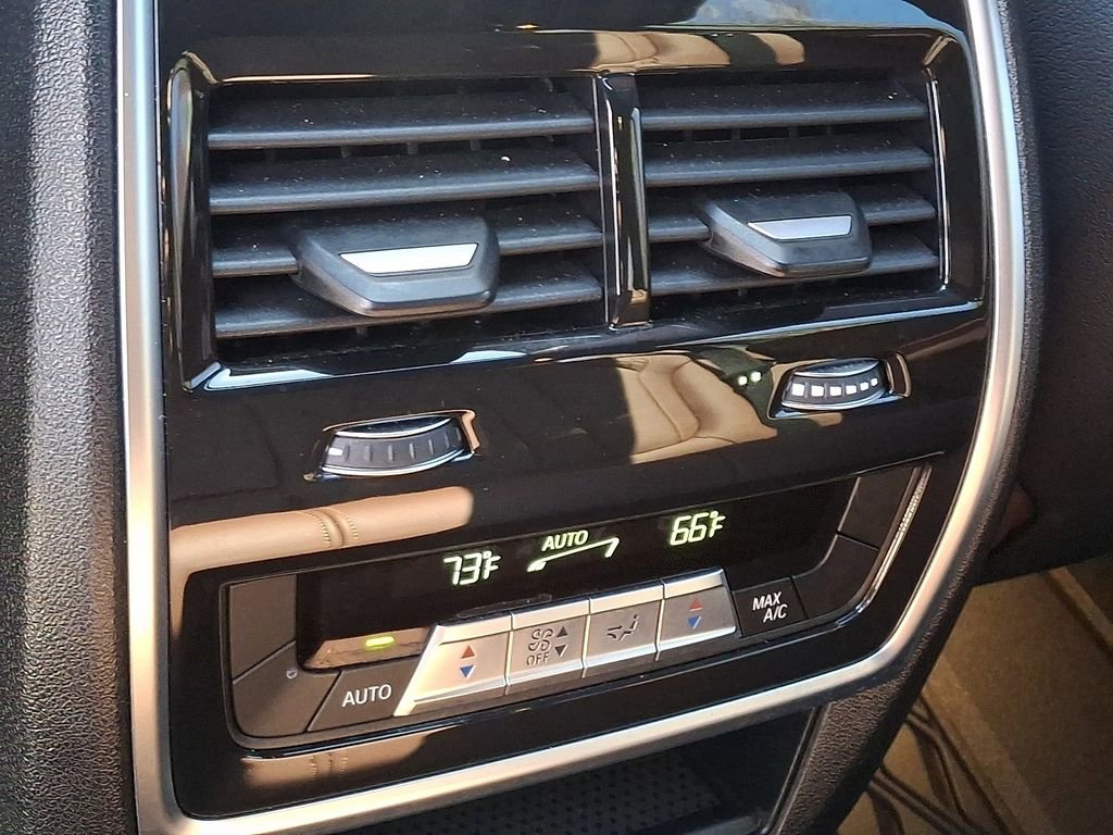 Used 2024 BMW X5 xDrive40i w/ M Sport Package image 11