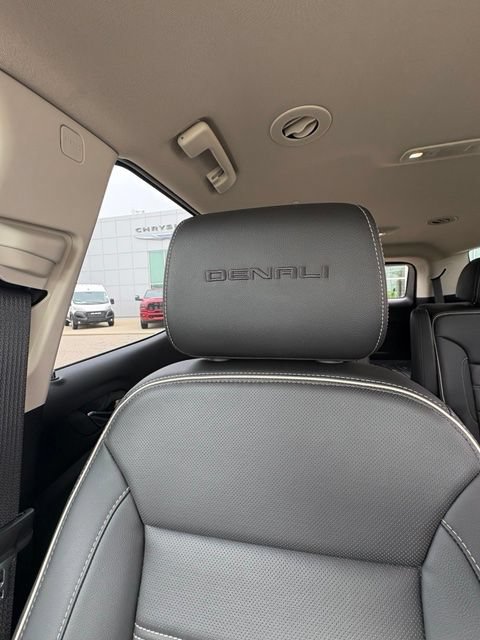 Used 2023 GMC Acadia Denali AWD/4WD image 20