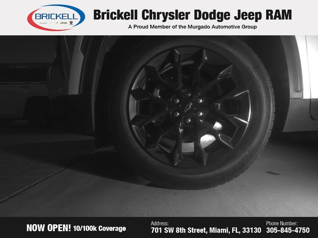 Used 2026 Chevrolet Traverse LT w/ Midnight/Sport Edition image 7