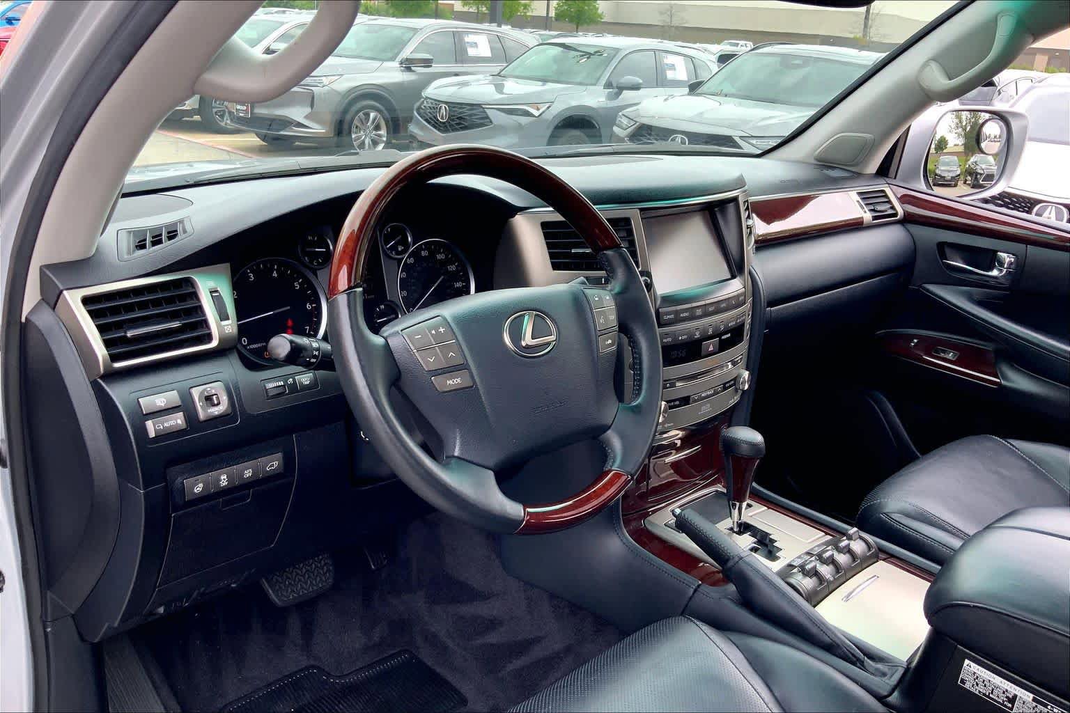 Used 2014 Lexus LX 570 4WD image 18