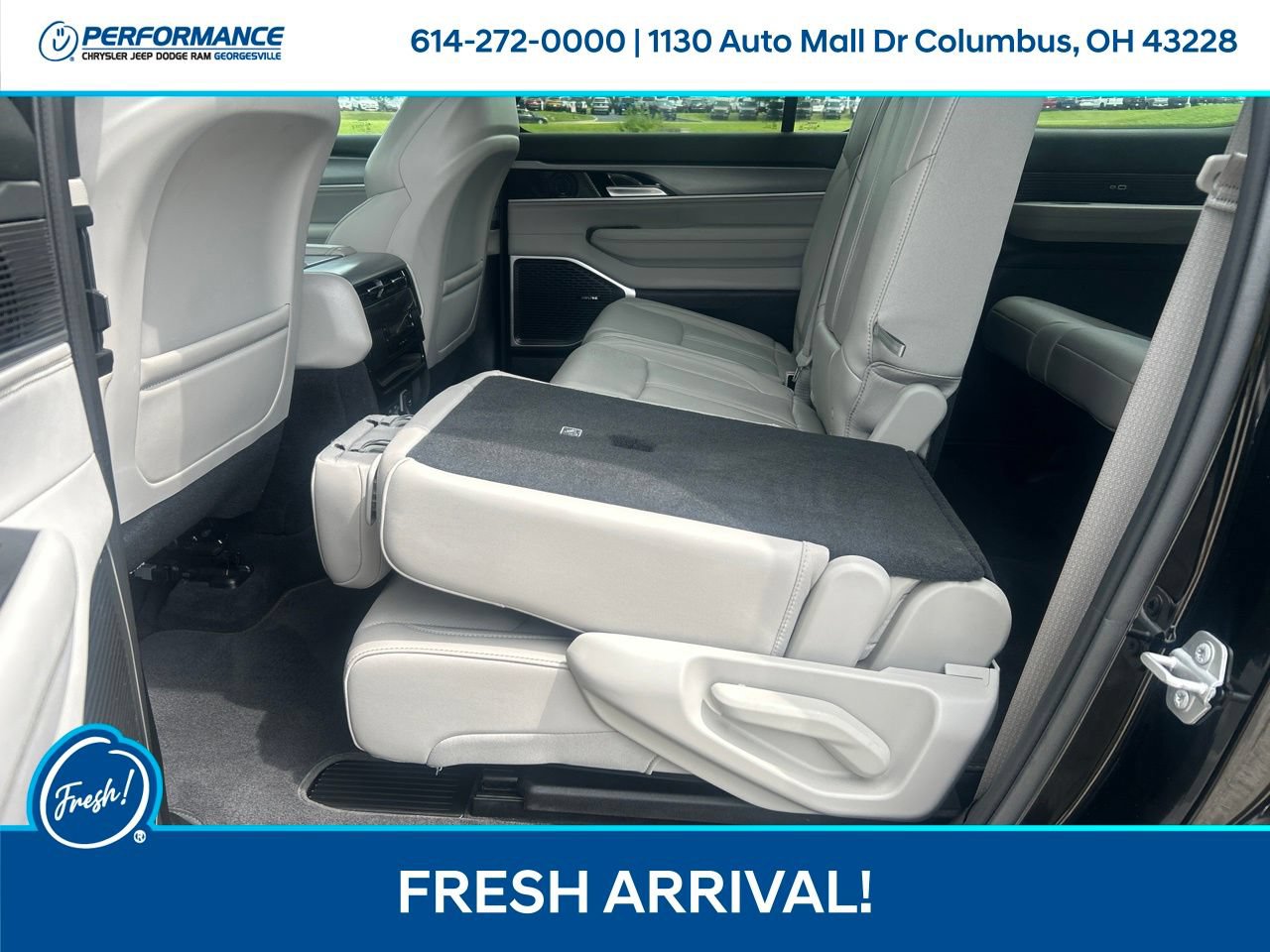 Used 2025 Jeep Wagoneer 4WD image 13