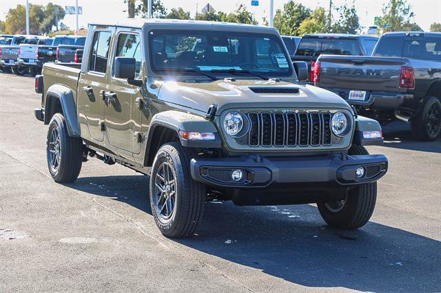 New 2025 Jeep Gladiator Sport image 5