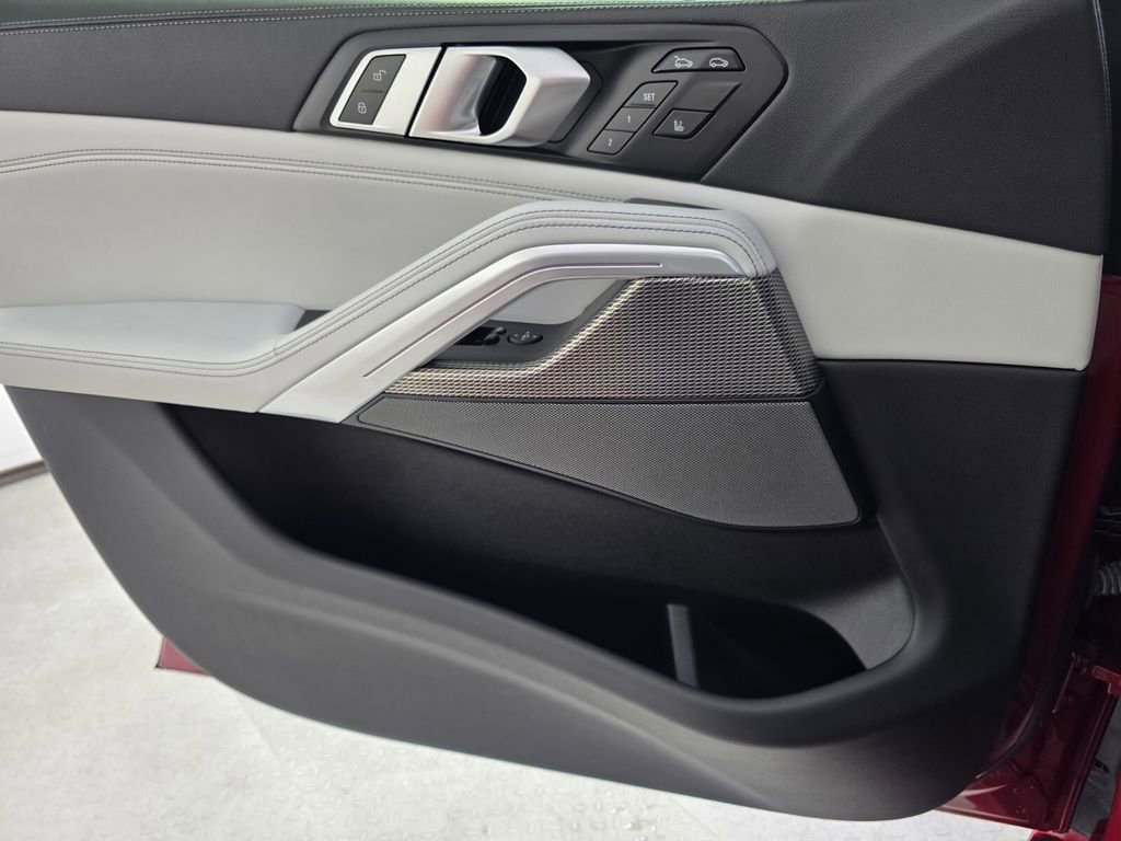 Used 2023 BMW X6 xDrive40i w/ Executive Package image 25