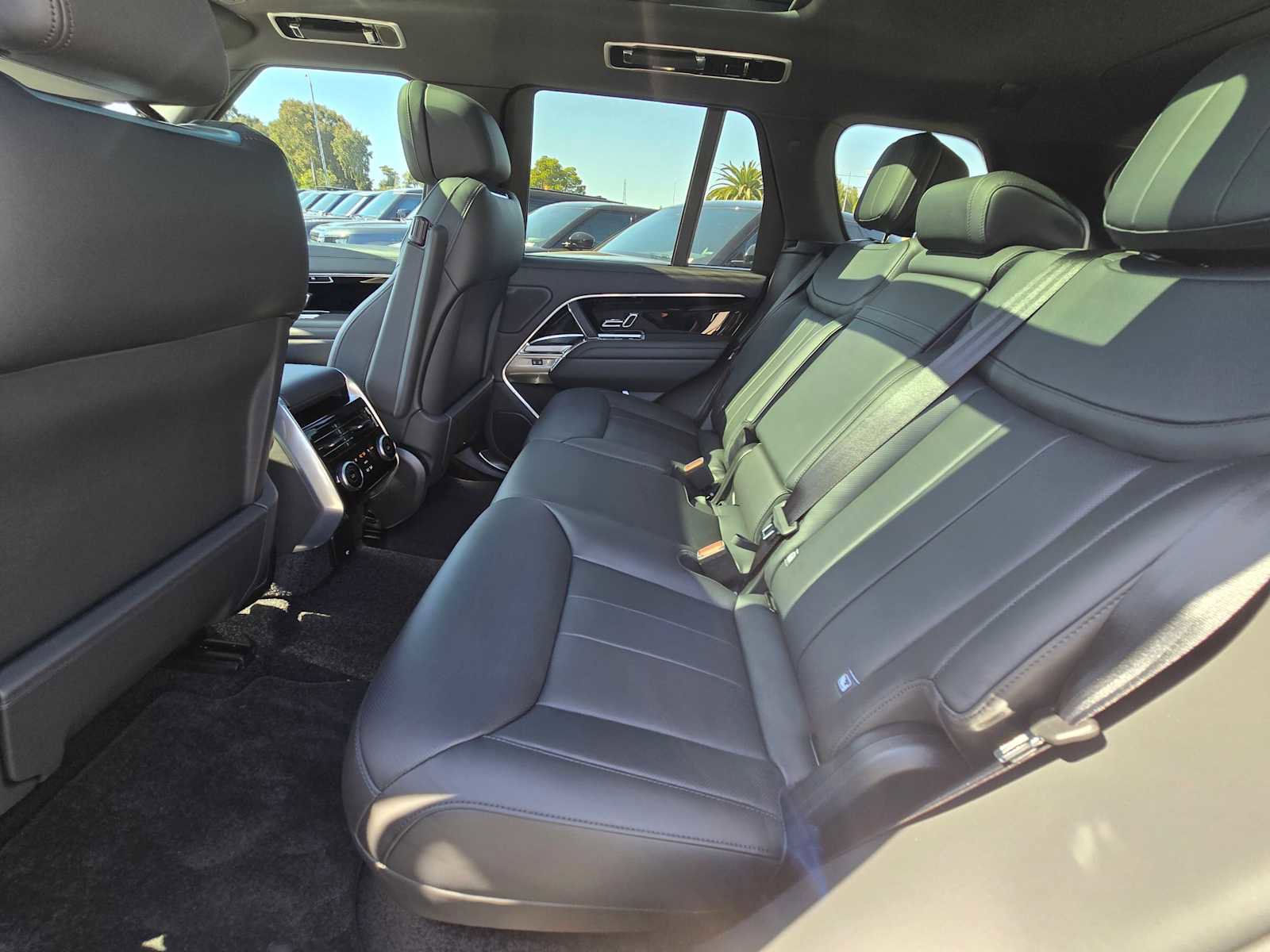 New 2025 Land Rover Range Rover SE image 20