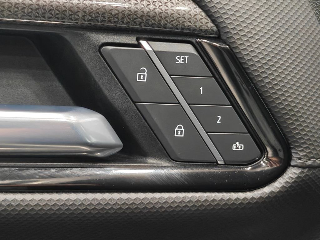 Used 2022 Chevrolet Silverado 1500 ZR2 w/ Technology Package image 70