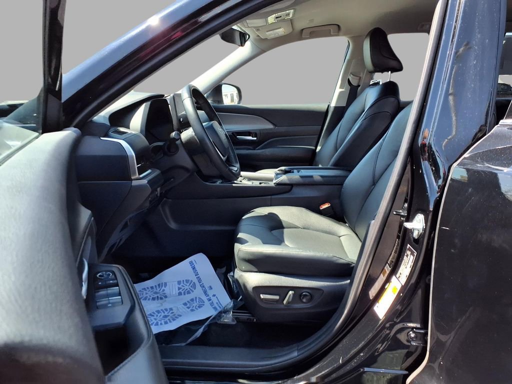 Used 2025 Toyota Grand Highlander AWD image 21
