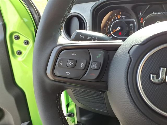 Used 2025 Jeep Gladiator Sport AWD/4WD image 19