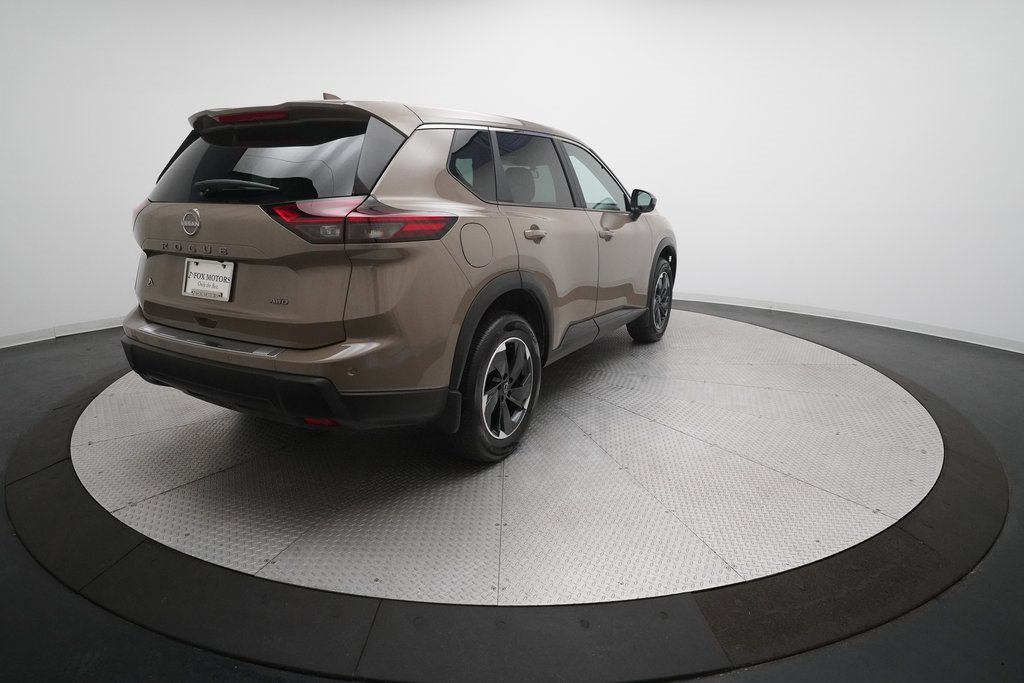 Certified 2025 Nissan Rogue SV image 36