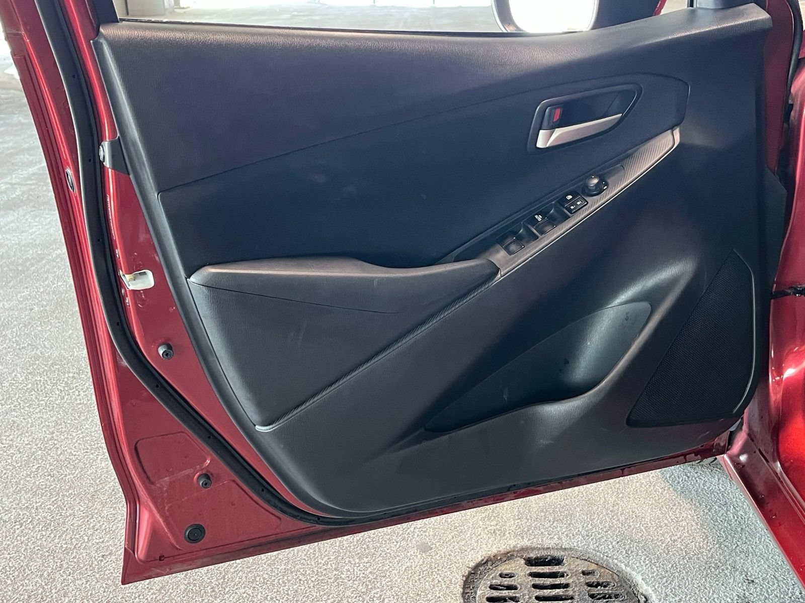 Used 2020 Toyota Yaris LE FWD image 15
