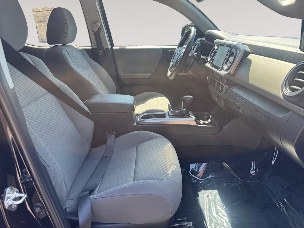 Used 2023 Toyota Tacoma SR5 AWD/4WD image 15