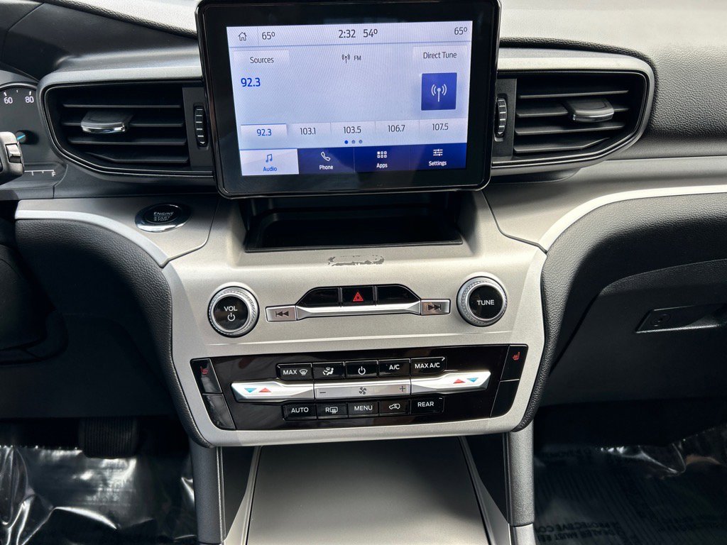 Used 2022 Ford Explorer XLT image 29