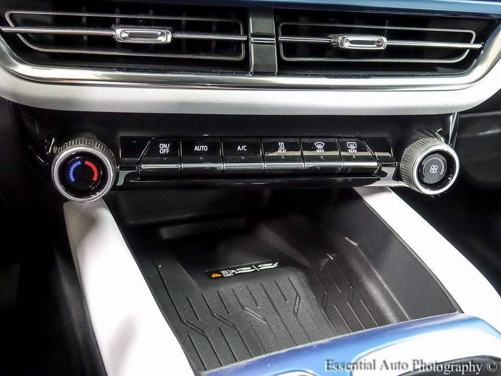 New 2026 Chevrolet Equinox EV LT image 17