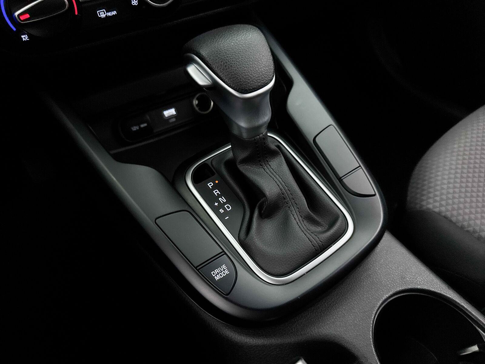 Used 2025 Kia Soul LX w/ LX Technology Package FWD image 25
