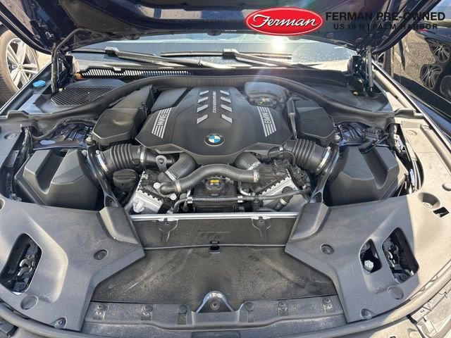 Used 2020 BMW M550i xDrive w/ Executive Package image 16