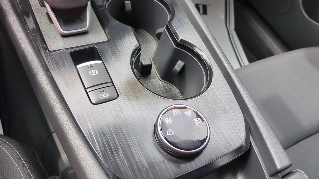 Used 2023 Nissan Rogue S image 19