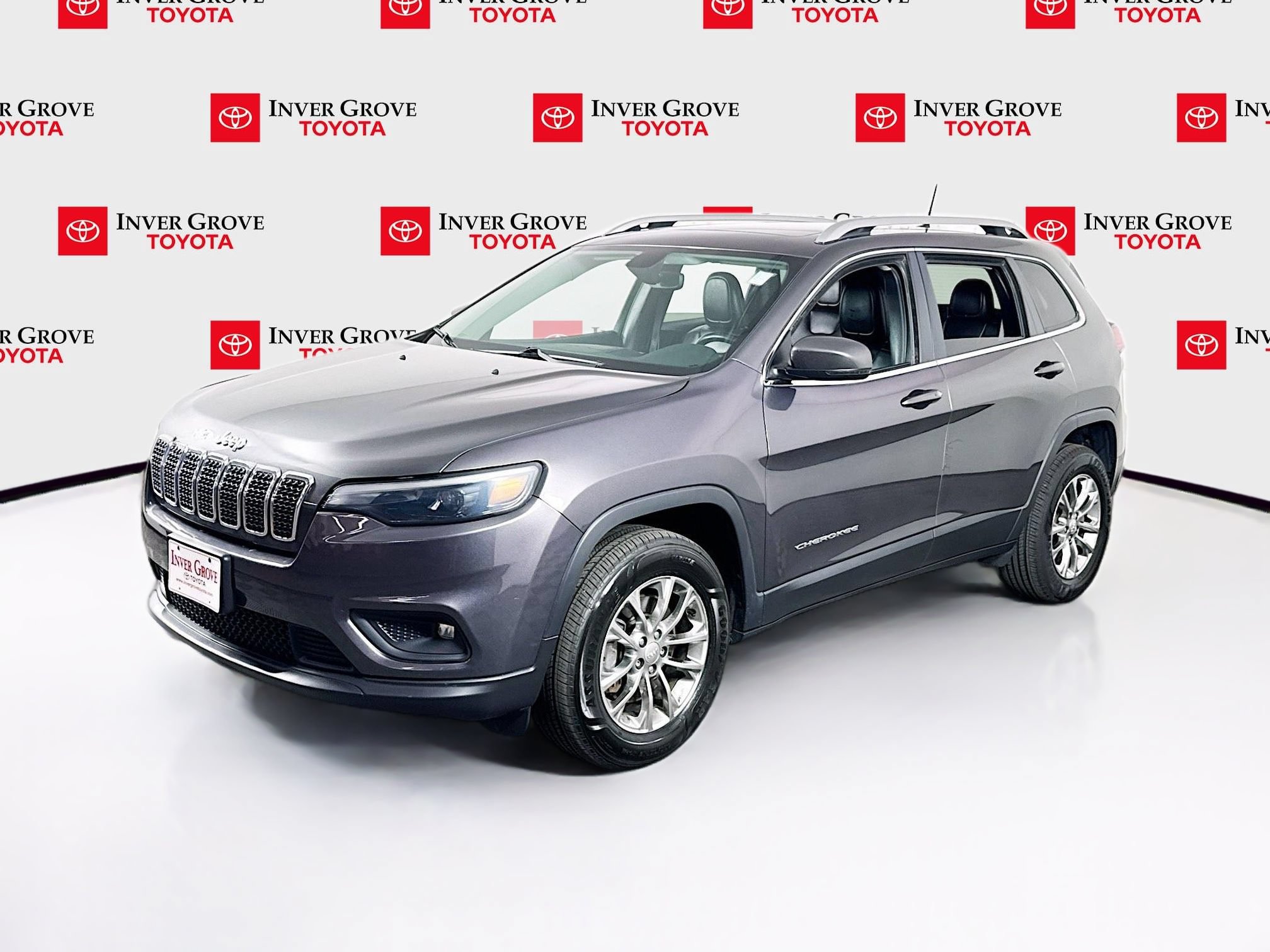 Used 2020 Jeep Cherokee Latitude Plus w/ Comfort/Convenience Group AWD/4WD image 1