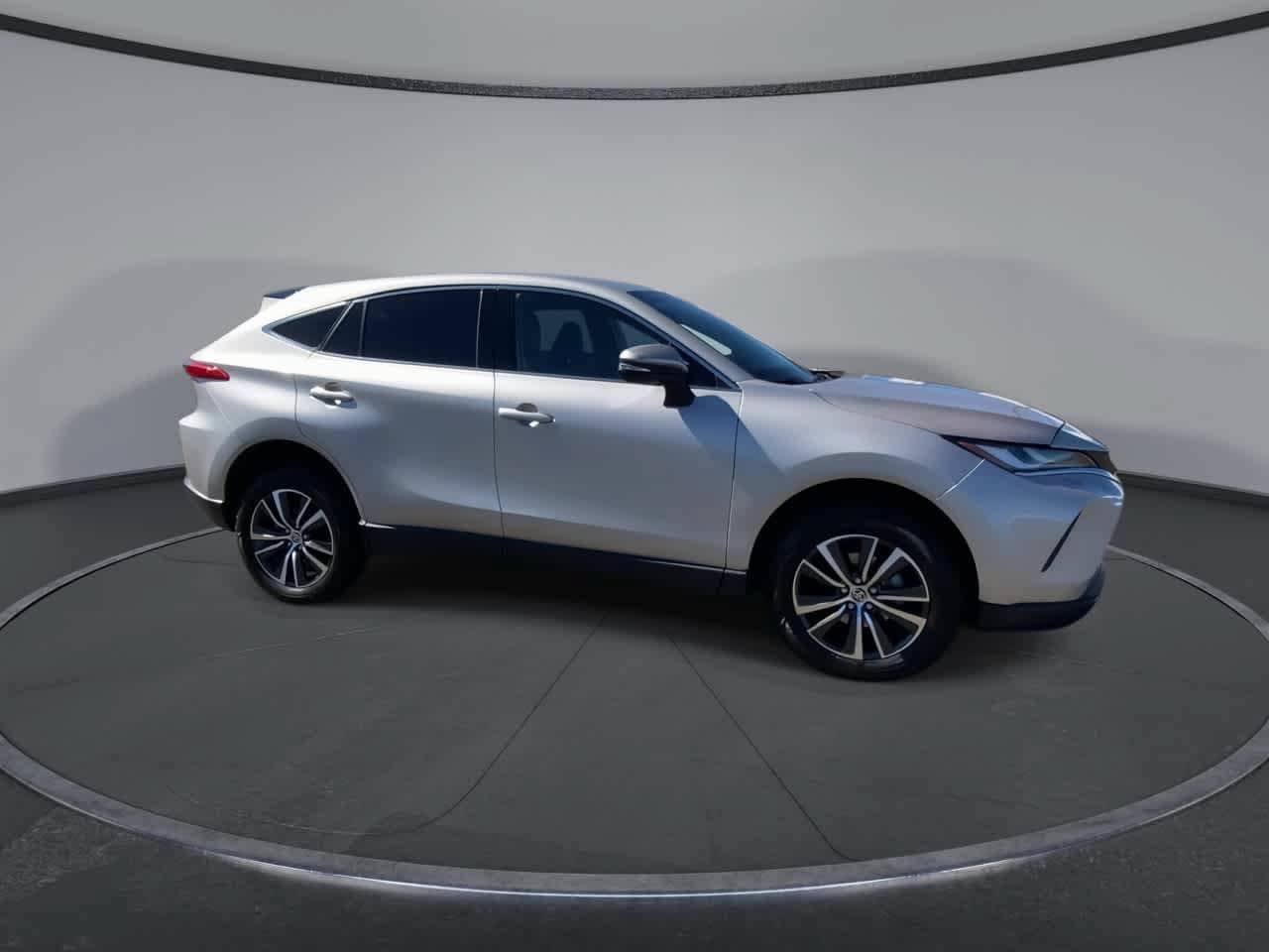 Certified 2024 Toyota Venza LE AWD/4WD image 2