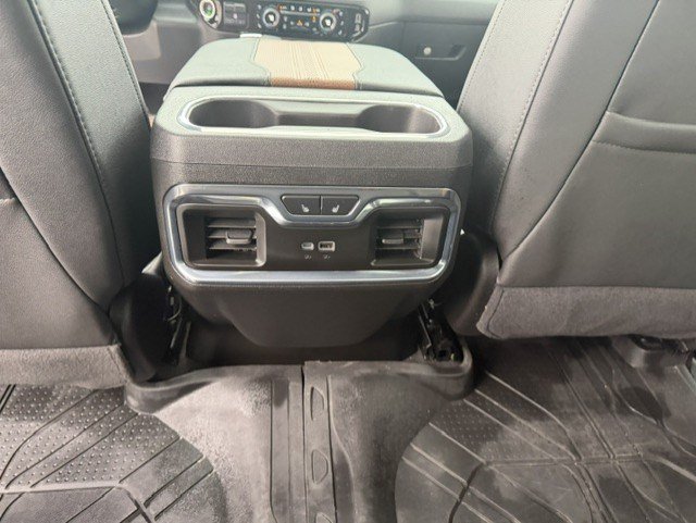 Used 2025 Chevrolet Silverado 1500 High Country AWD/4WD image 32