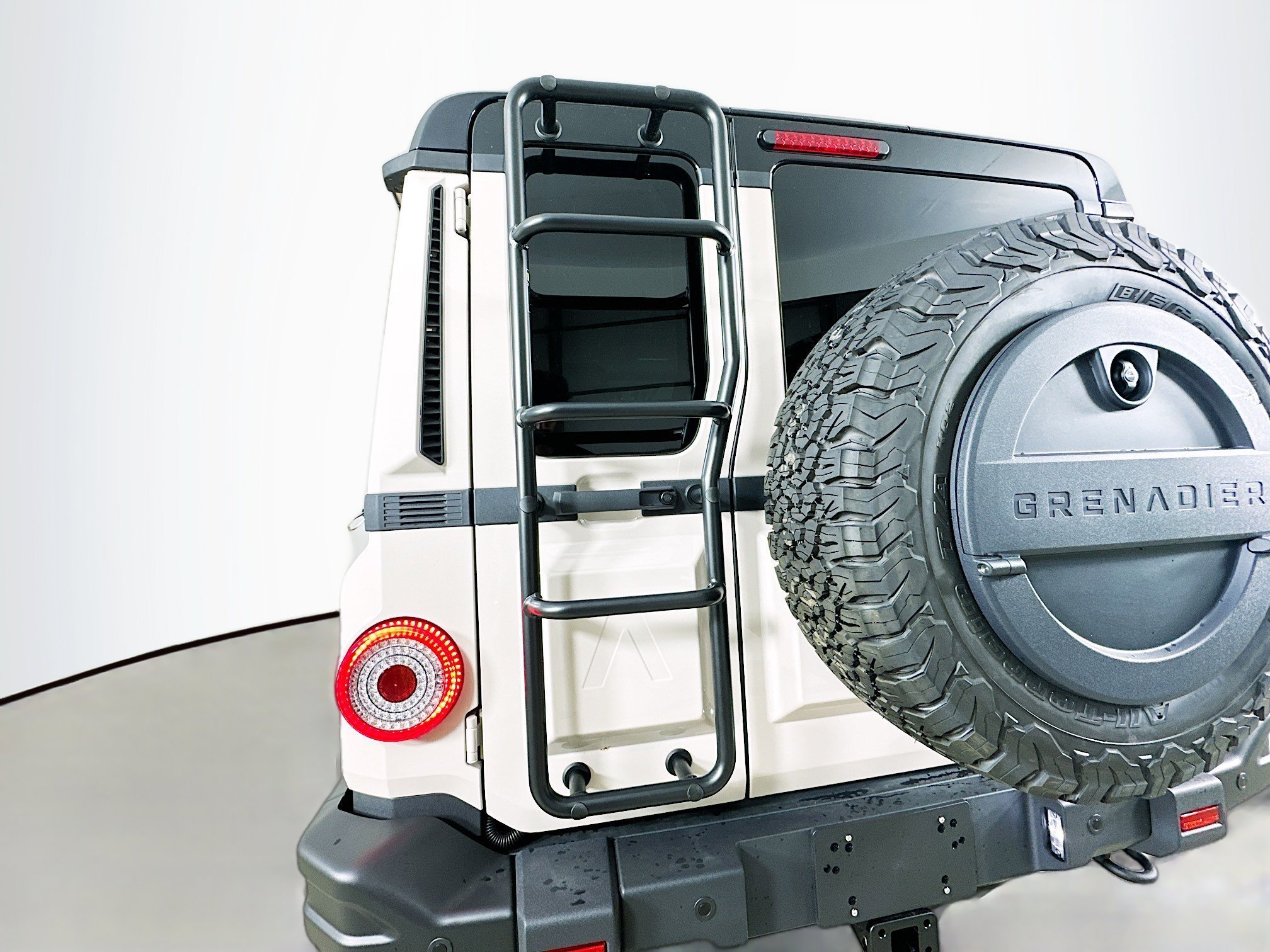 Used 2025 INEOS Grenadier AWD/4WD image 41