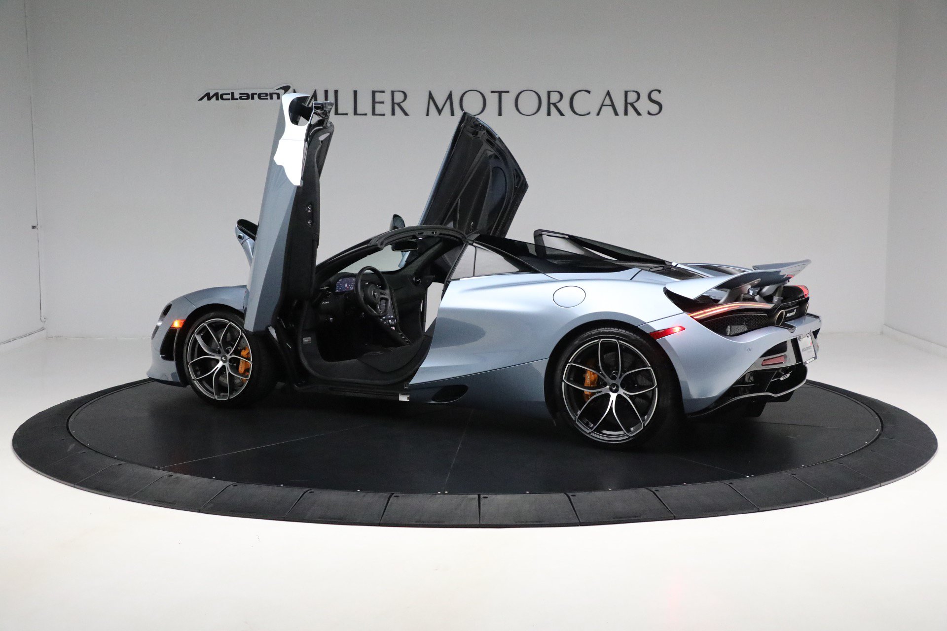 Used 2023 McLaren 720S Performance RWD image 17