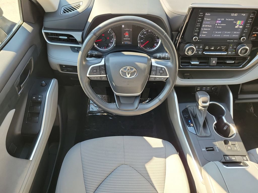 Used 2022 Toyota Highlander LE image 18