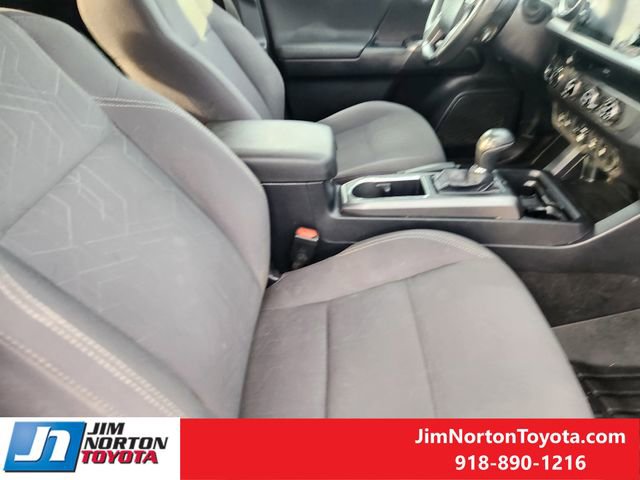 Used 2018 Toyota Tacoma TRD Off-Road image 16