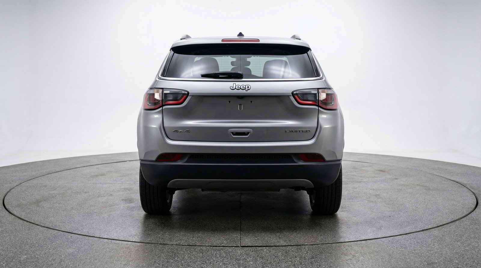Used 2025 Jeep Compass Latitude AWD/4WD image 7