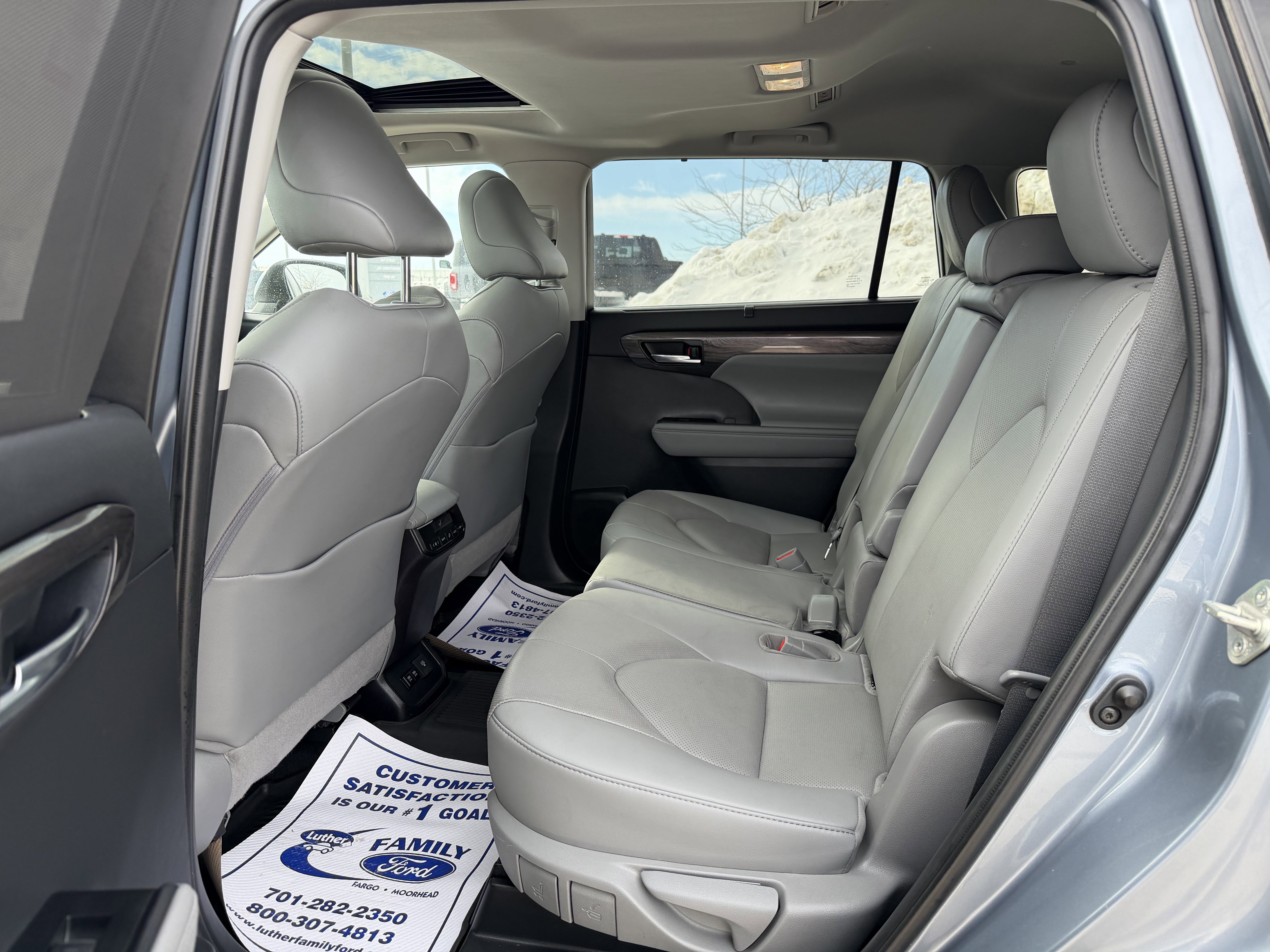 Used 2020 Toyota Highlander Limited image 19