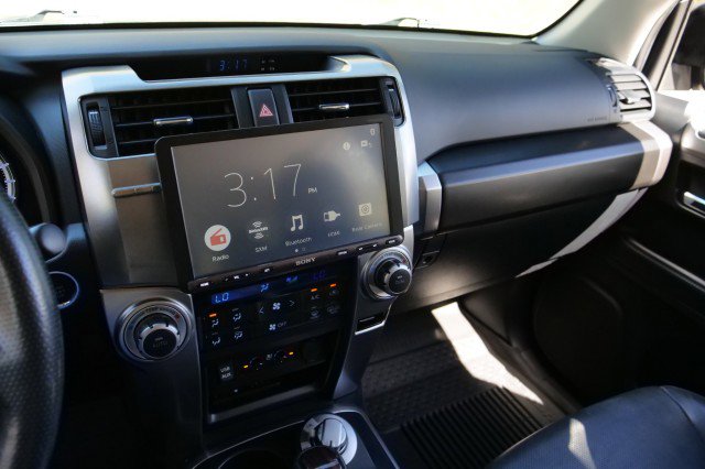 Used 2018 Toyota 4Runner Limited AWD/4WD image 8