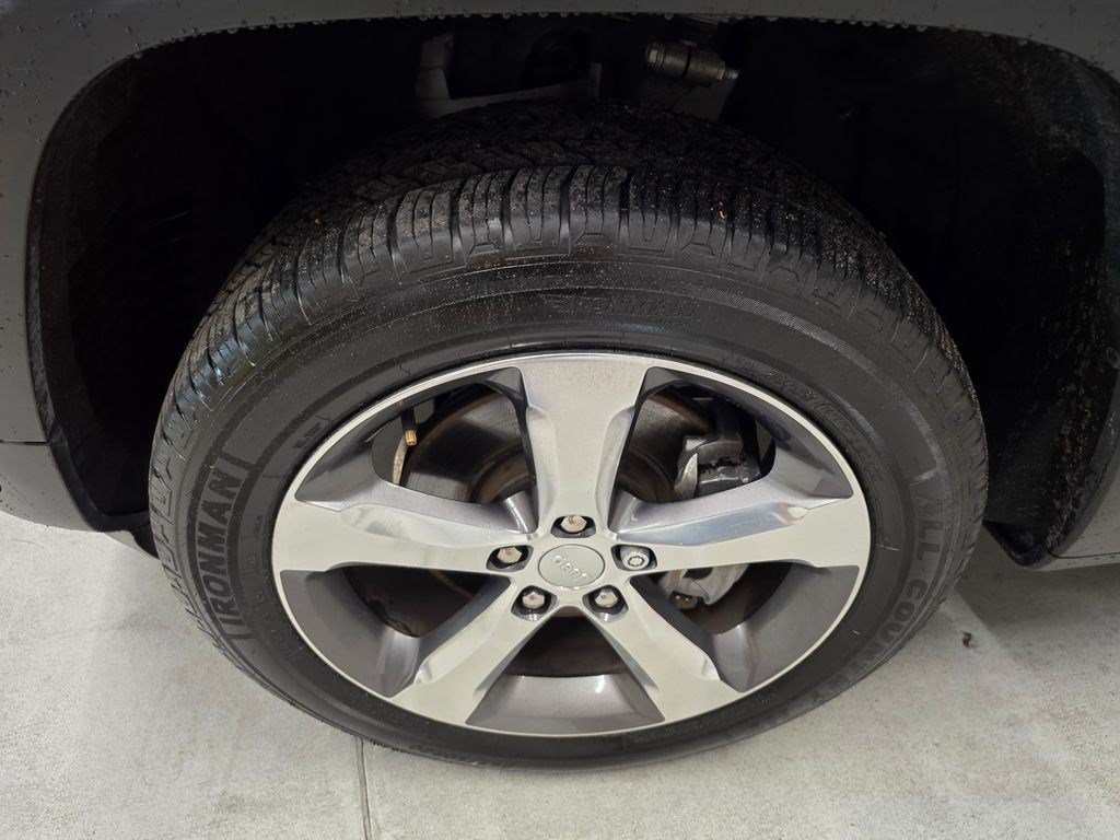 Used 2021 Jeep Grand Cherokee L Limited AWD/4WD image 9