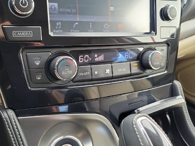 Used 2018 Nissan Maxima Platinum FWD image 31