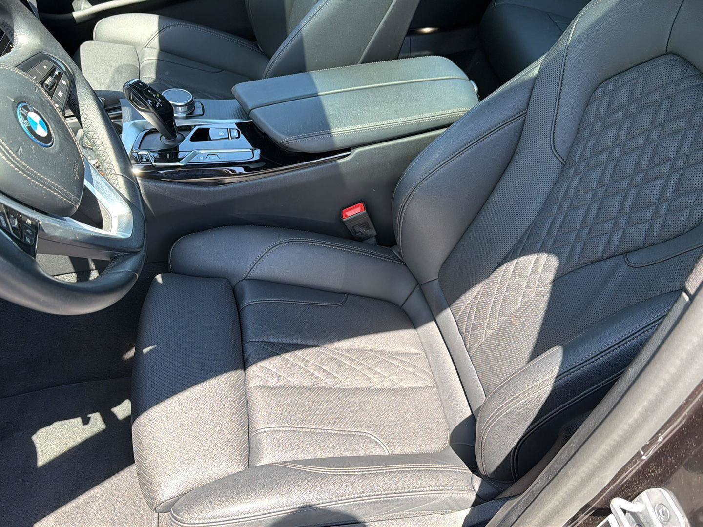 Used 2023 BMW 530e w/ Premium Package RWD image 31