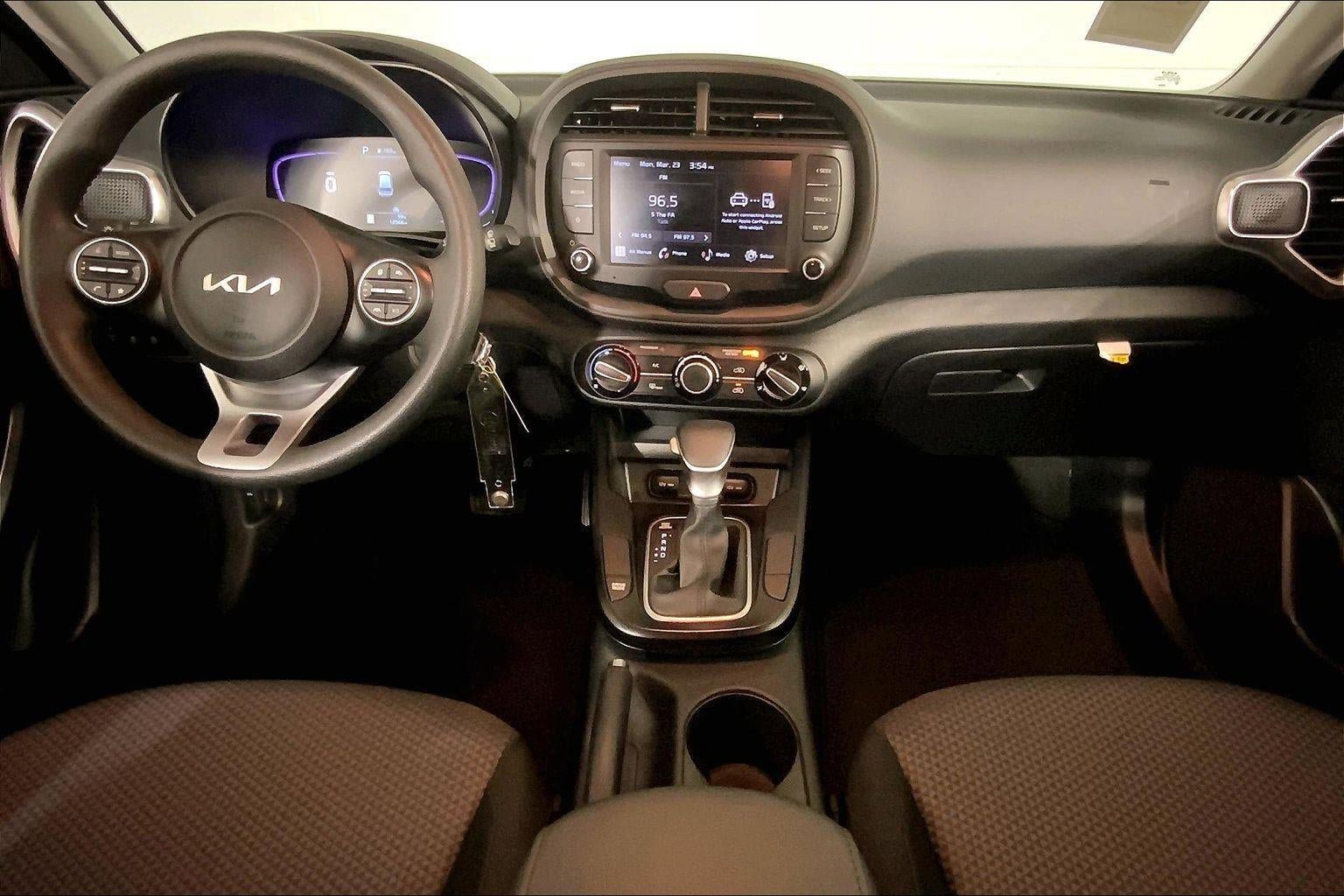 Certified 2025 Kia Soul LX image 15