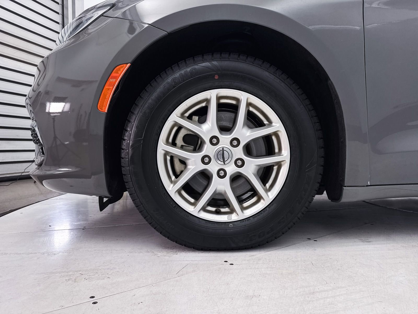Used 2021 Chrysler Pacifica Touring-L FWD image 14