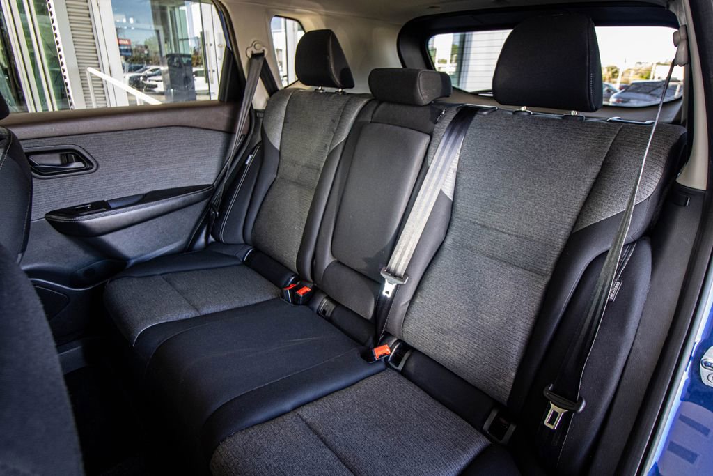 Used 2021 Nissan Rogue S image 26