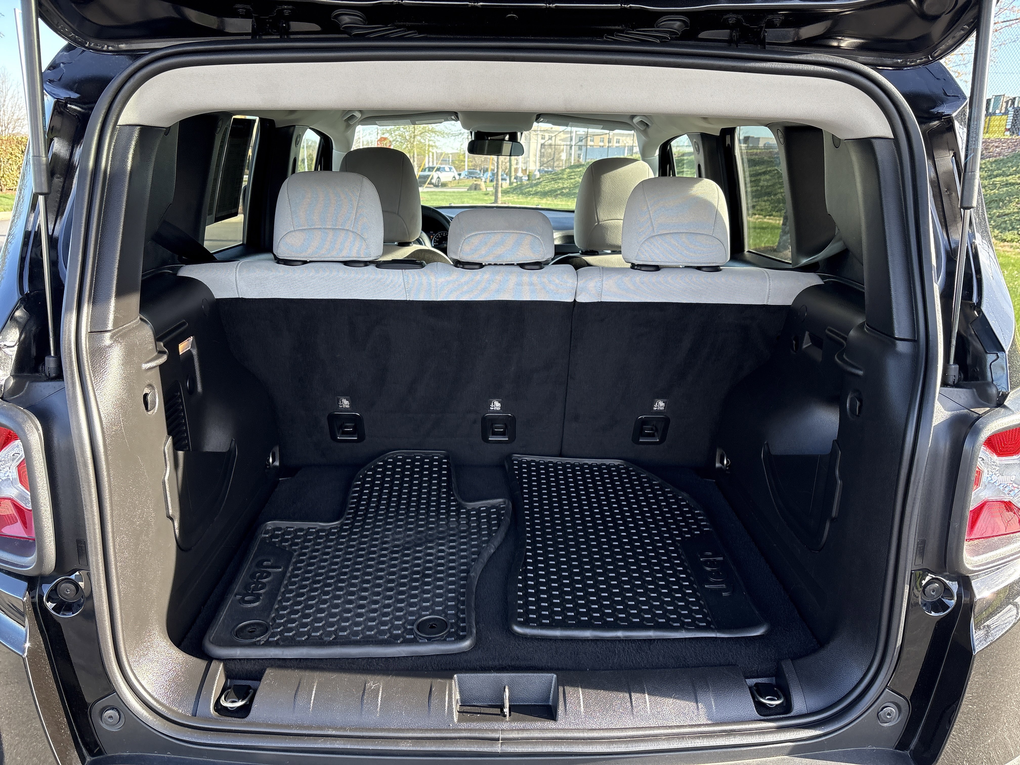 Used 2022 Jeep Renegade Latitude image 33